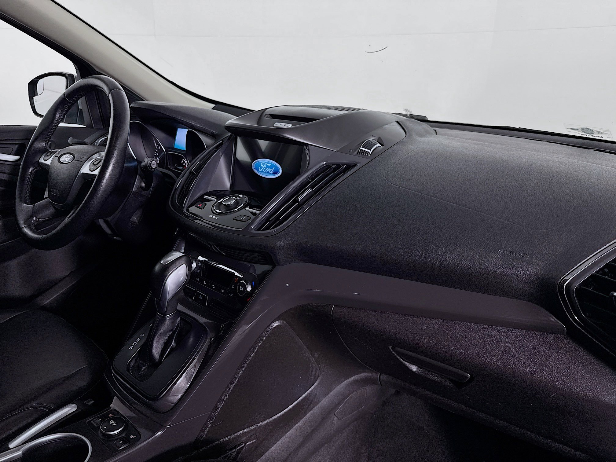 Used 2016 Ford Escape Titanium image 29