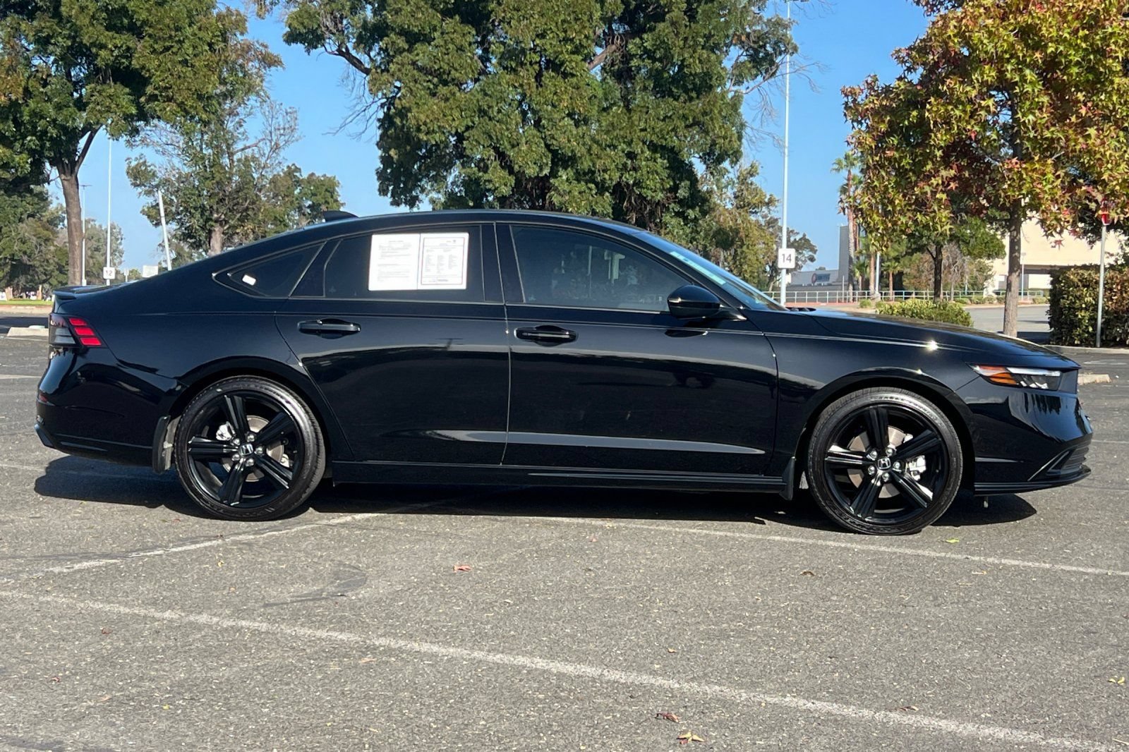 Used 2025 Honda Accord Sport image 2