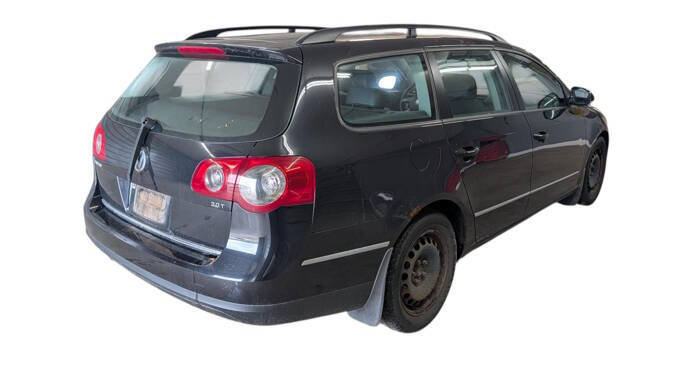 Used 2007 Volkswagen Passat 2.0T FWD image 5