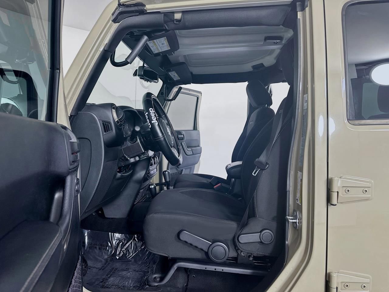 Used 2018 Jeep Wrangler Unlimited Sport image 27