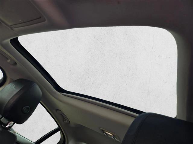 Used 2020 Jaguar XE S RWD image 14