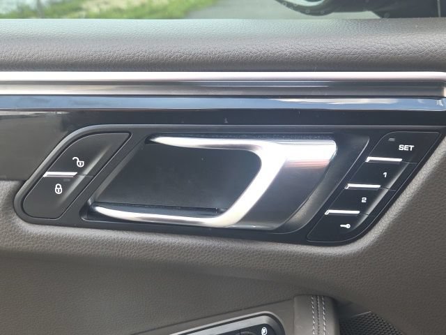 Used 2016 Porsche Macan S AWD/4WD image 20