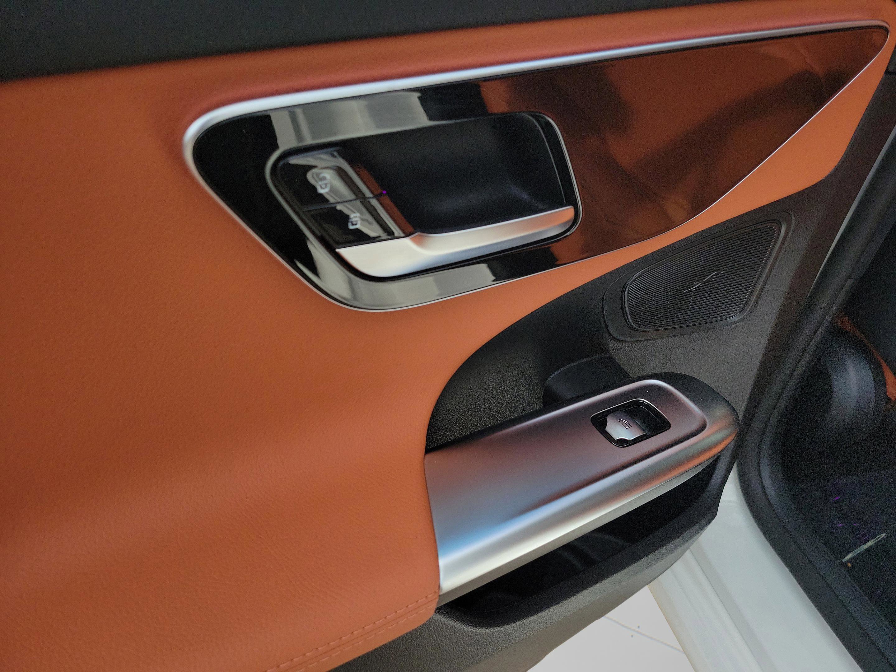 Certified 2025 Mercedes-Benz C 300 Sedan image 12