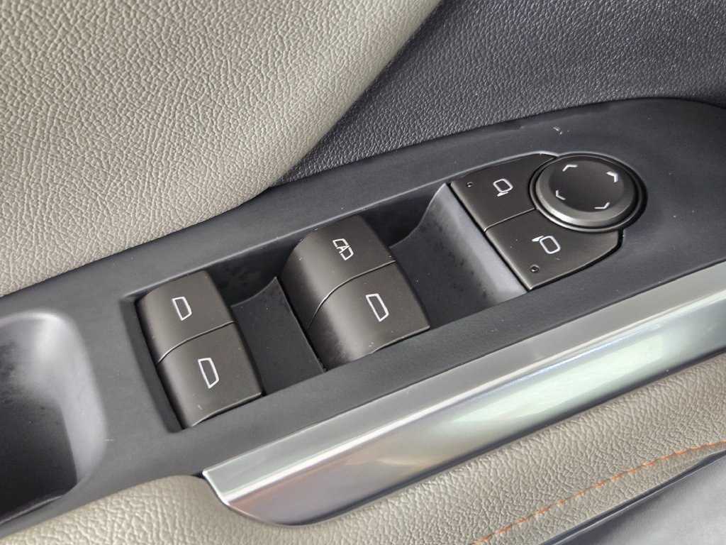 New 2026 Chevrolet Traverse LT w/ Midnight/Sport Edition FWD image 25