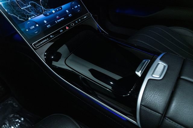 Used 2022 Mercedes-Benz S 500 4MATIC w/ AMG Line Package image 25