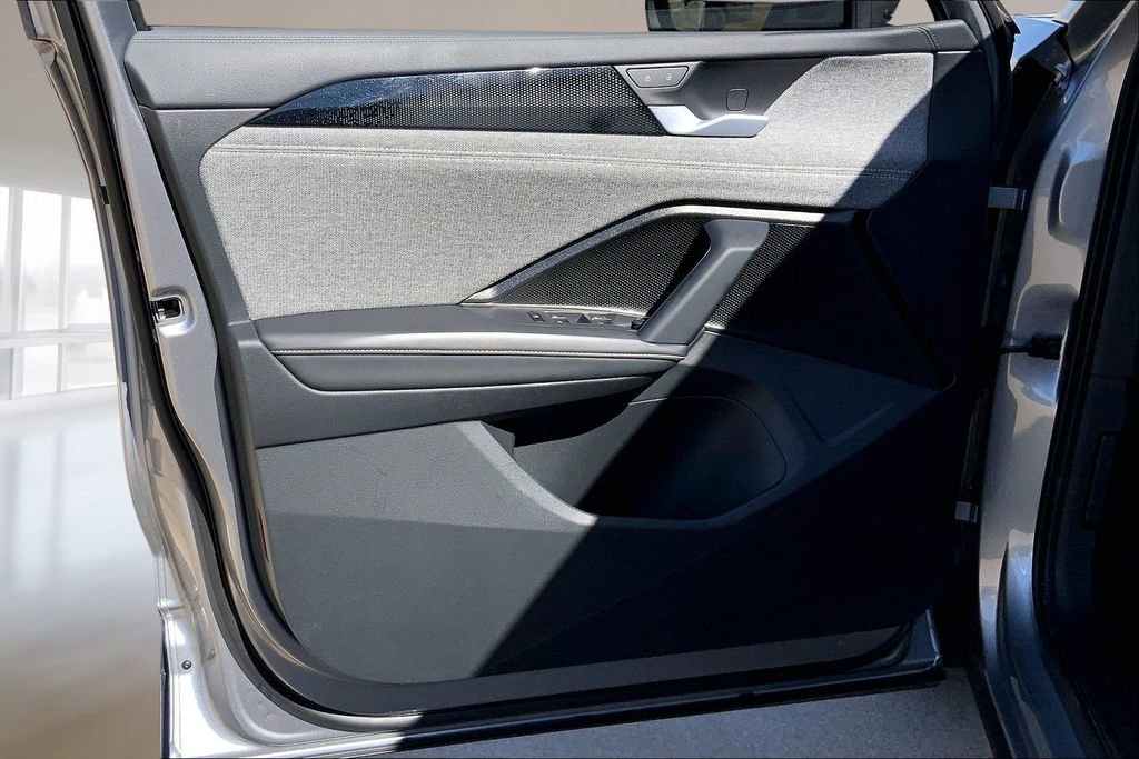 Certified 2025 Volkswagen Tiguan S image 22