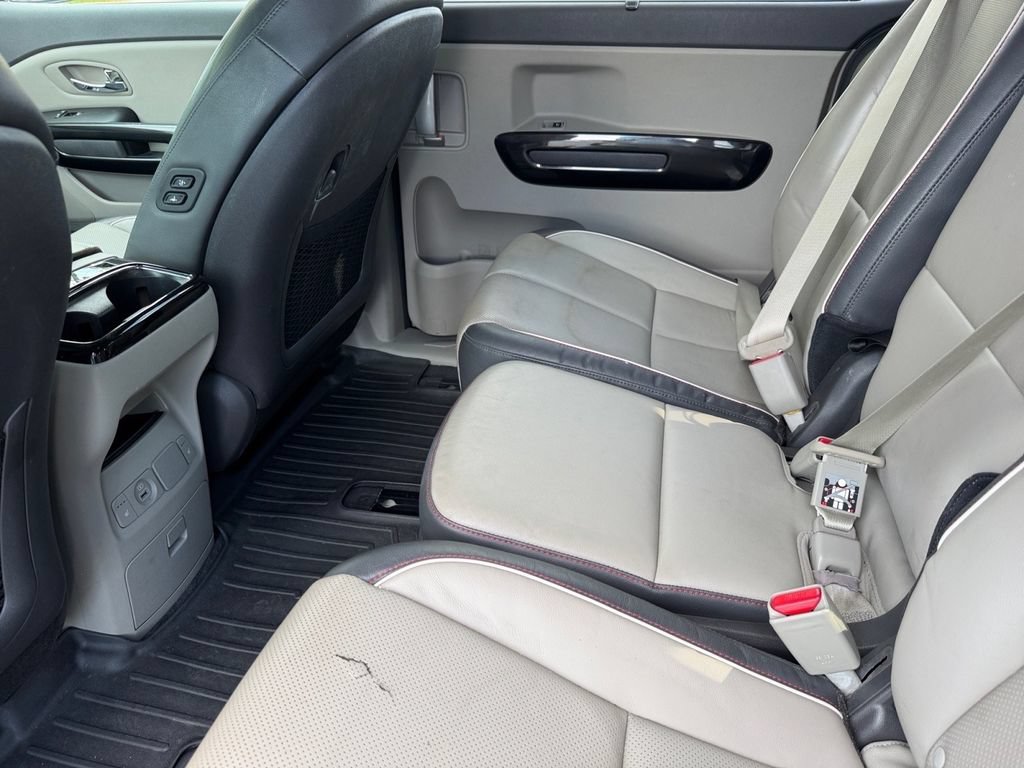 Used 2017 Kia Sedona EX FWD image 17