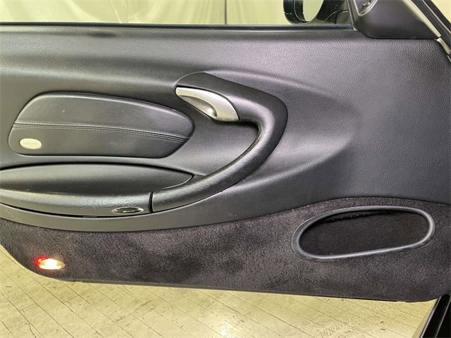 Used 2001 Porsche 911 Carrera 4 image 29