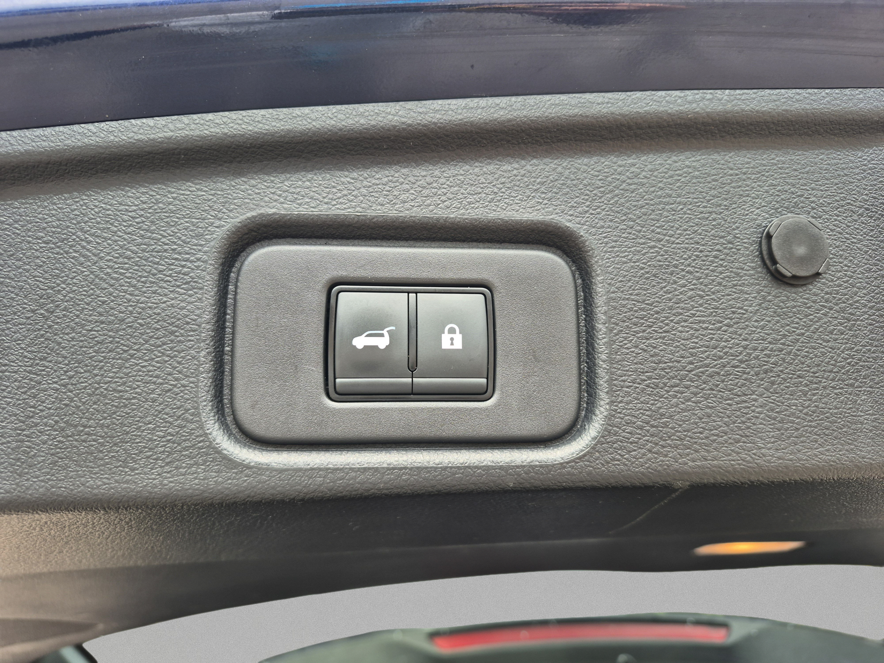 Certified 2025 Nissan Pathfinder SV FWD image 12
