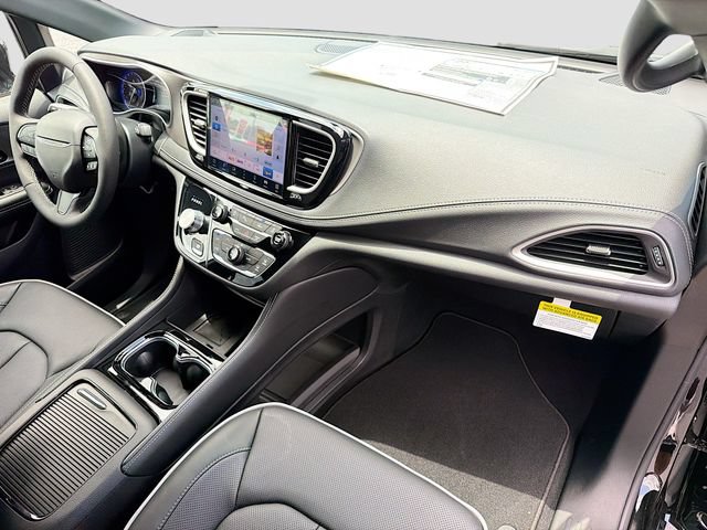 New 2027 Chrysler Pacifica Limited FWD image 31