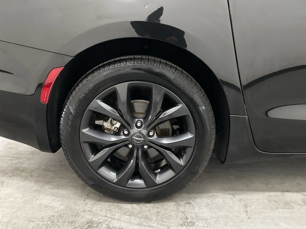 Used 2018 Chrysler Pacifica Touring Plus w/ S Appearance Package image 59