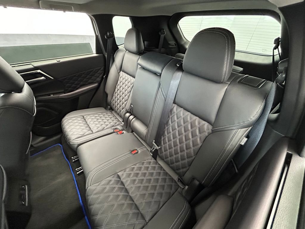 New 2025 Mitsubishi Outlander SEL image 41