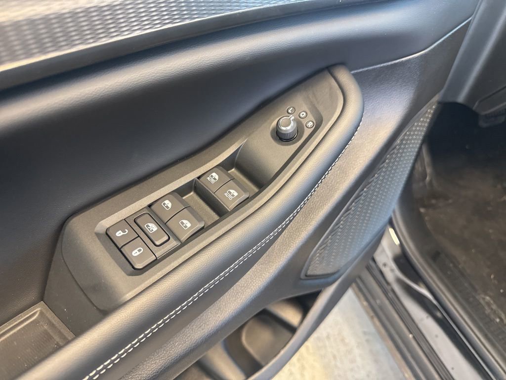 New 2025 Jeep Grand Cherokee Laredo w/ Luxury Tech Group I image 18