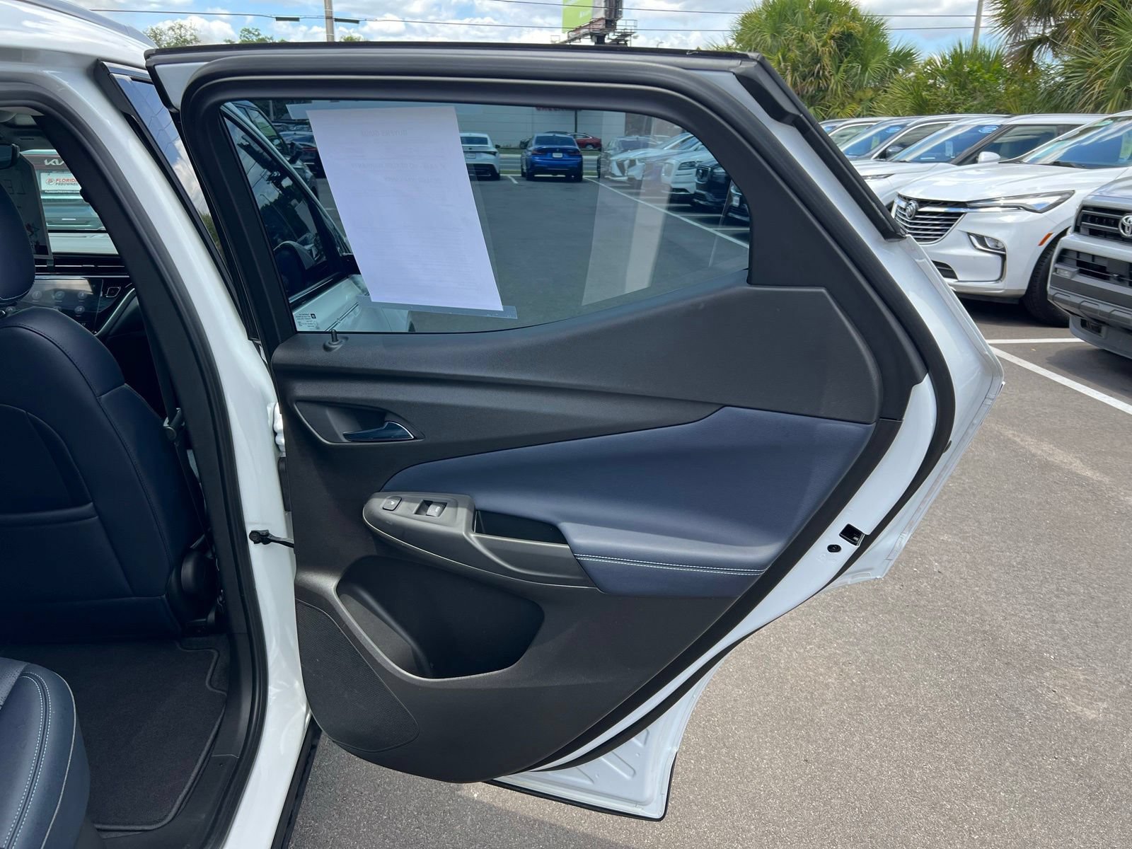 Used 2022 Chevrolet Bolt EUV Premier w/ Super Cruise Package FWD image 47