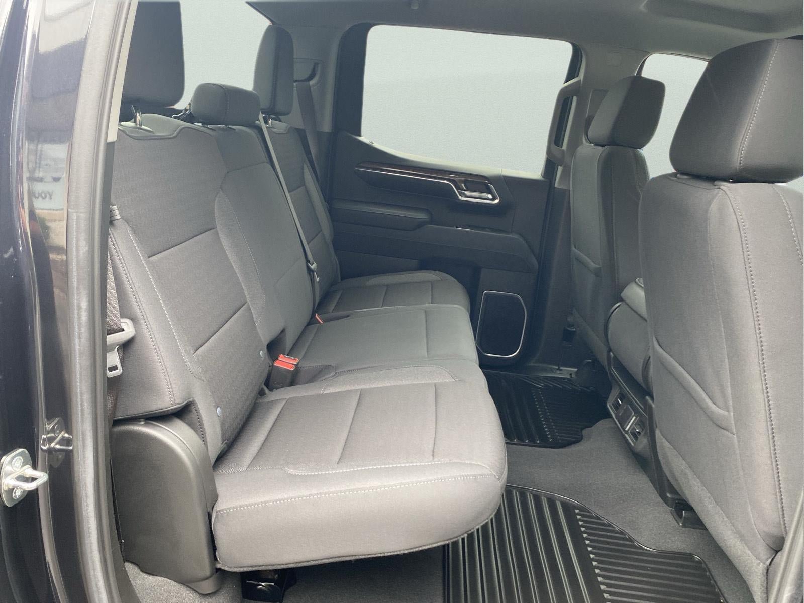 Used 2023 Chevrolet Silverado 1500 LT AWD/4WD image 29