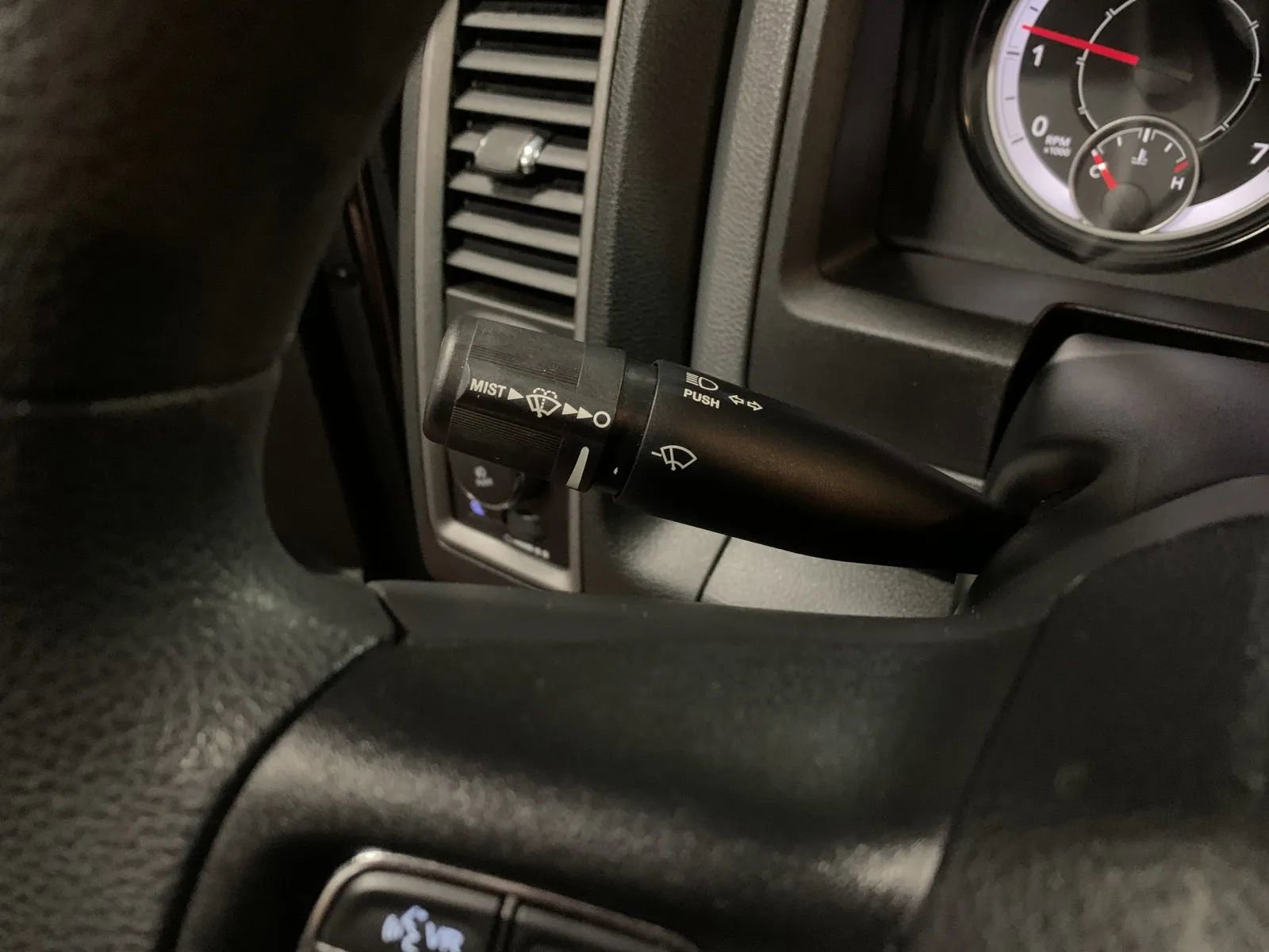 Used 2018 RAM 1500 Express w/ Express Value Package image 24