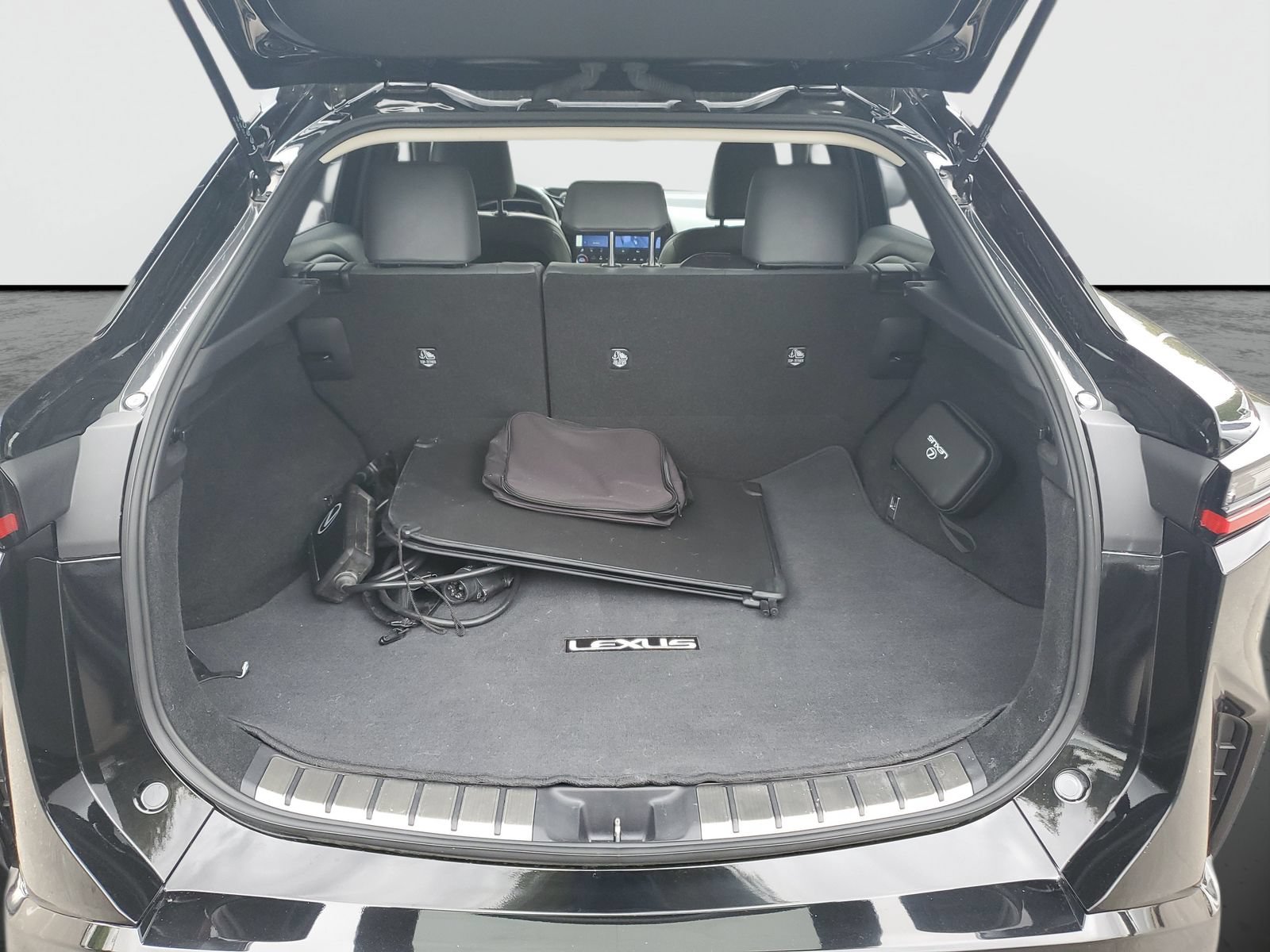 Used 2024 Lexus RZ 300e Premium w/ Accessory Package (Z1) FWD image 8