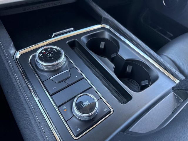 Used 2024 Ford Expedition Max XLT image 27