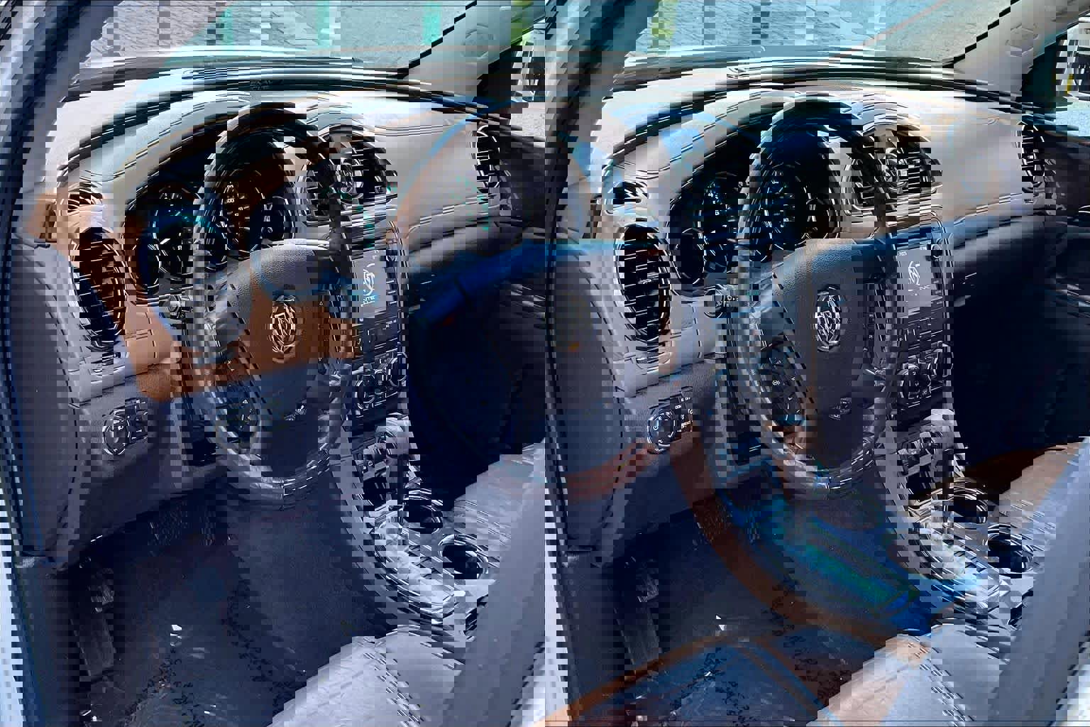 Used 2015 Buick Enclave Leather image 16