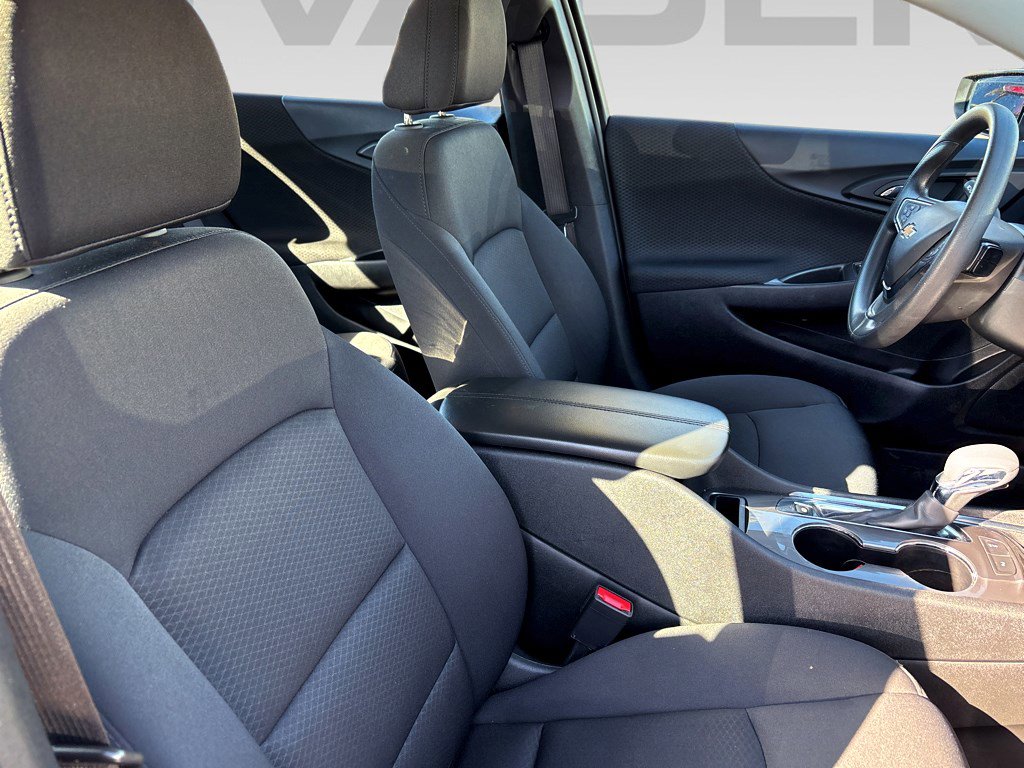 Used 2025 Chevrolet Malibu LT image 11