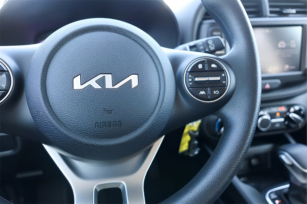 Used 2023 Kia Soul LX image 13