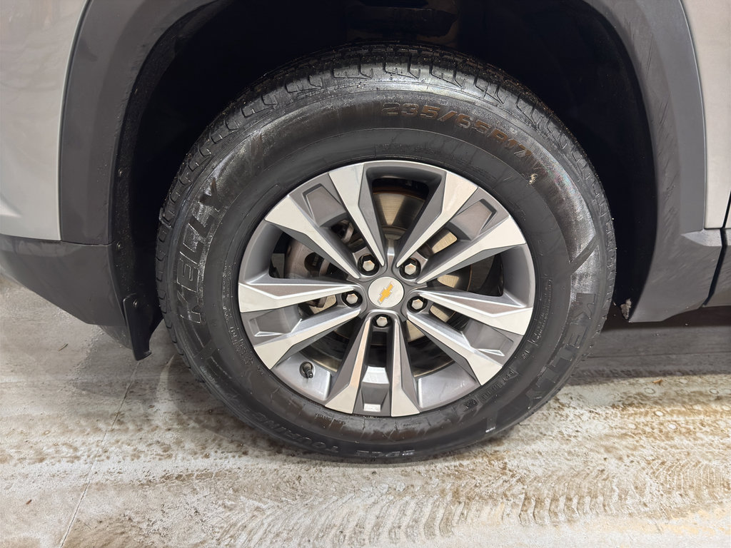 Used 2025 Chevrolet Equinox LT w/ Convenience Package II image 9