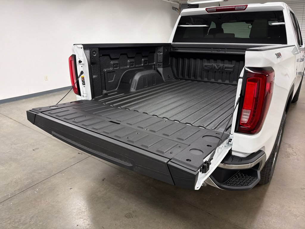 New 2026 GMC Sierra 1500 SLT AWD/4WD image 17