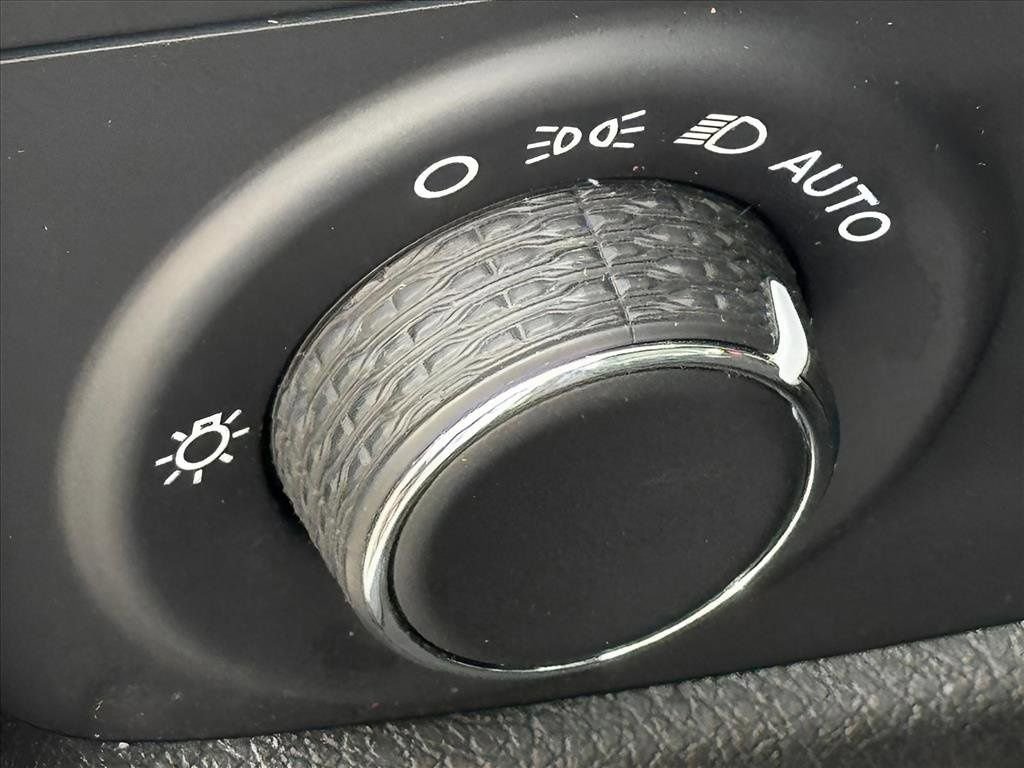 Used 2023 Jeep Grand Cherokee Altitude image 21