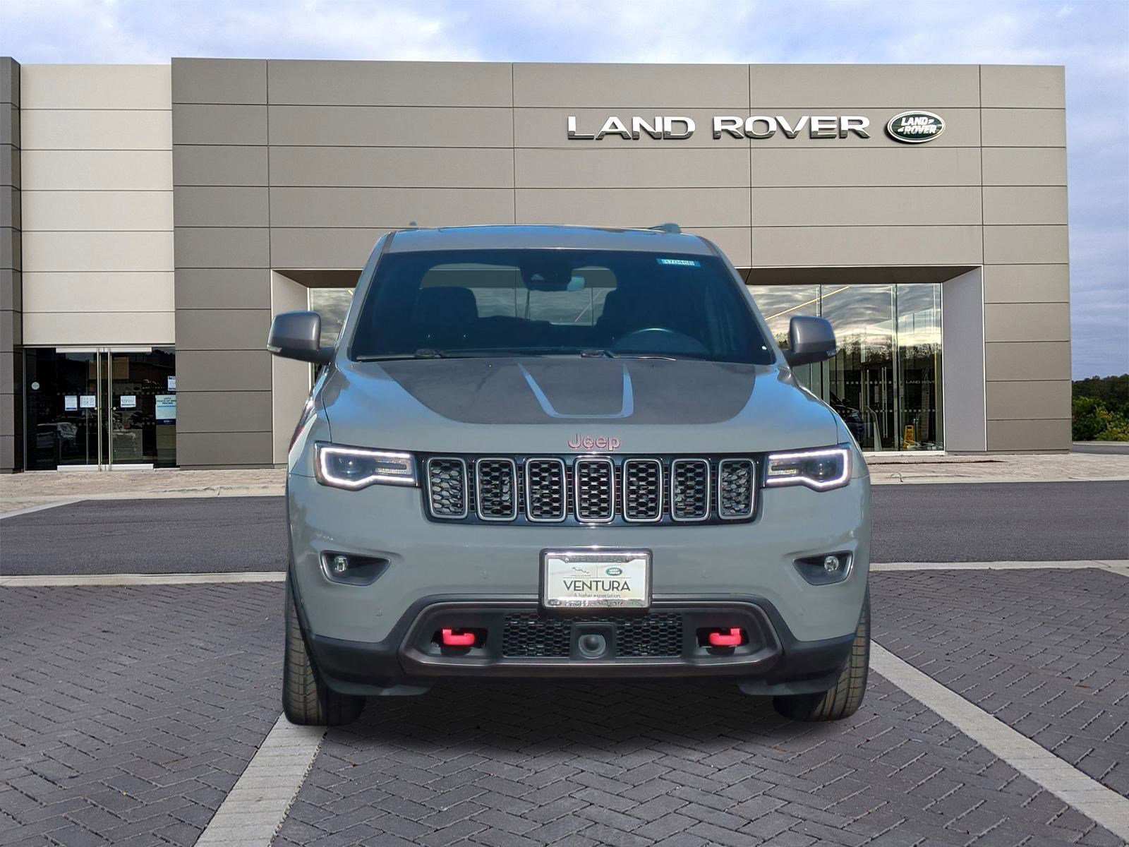 Used 2021 Jeep Grand Cherokee Trailhawk w/ Trailhawk Luxury Group image 2