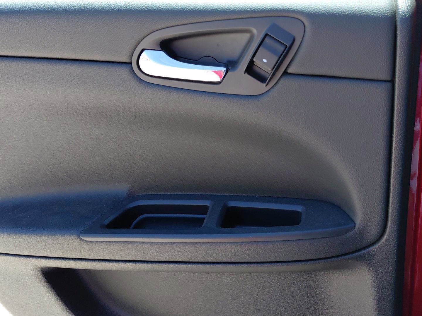 Used 2014 Chevrolet Impala LTZ FWD image 36