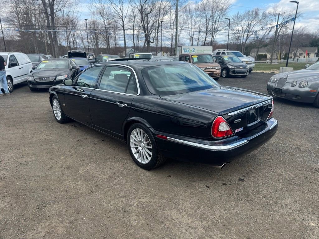 Used 2006 Jaguar XJ8 image 8