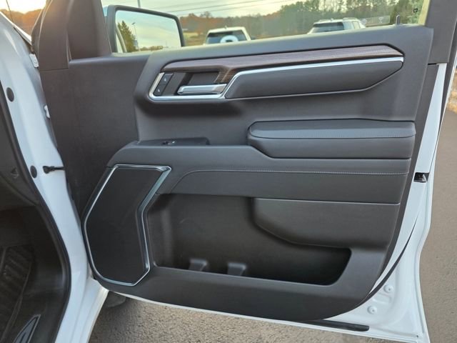 Used 2022 Chevrolet Silverado 1500 LT AWD/4WD image 25