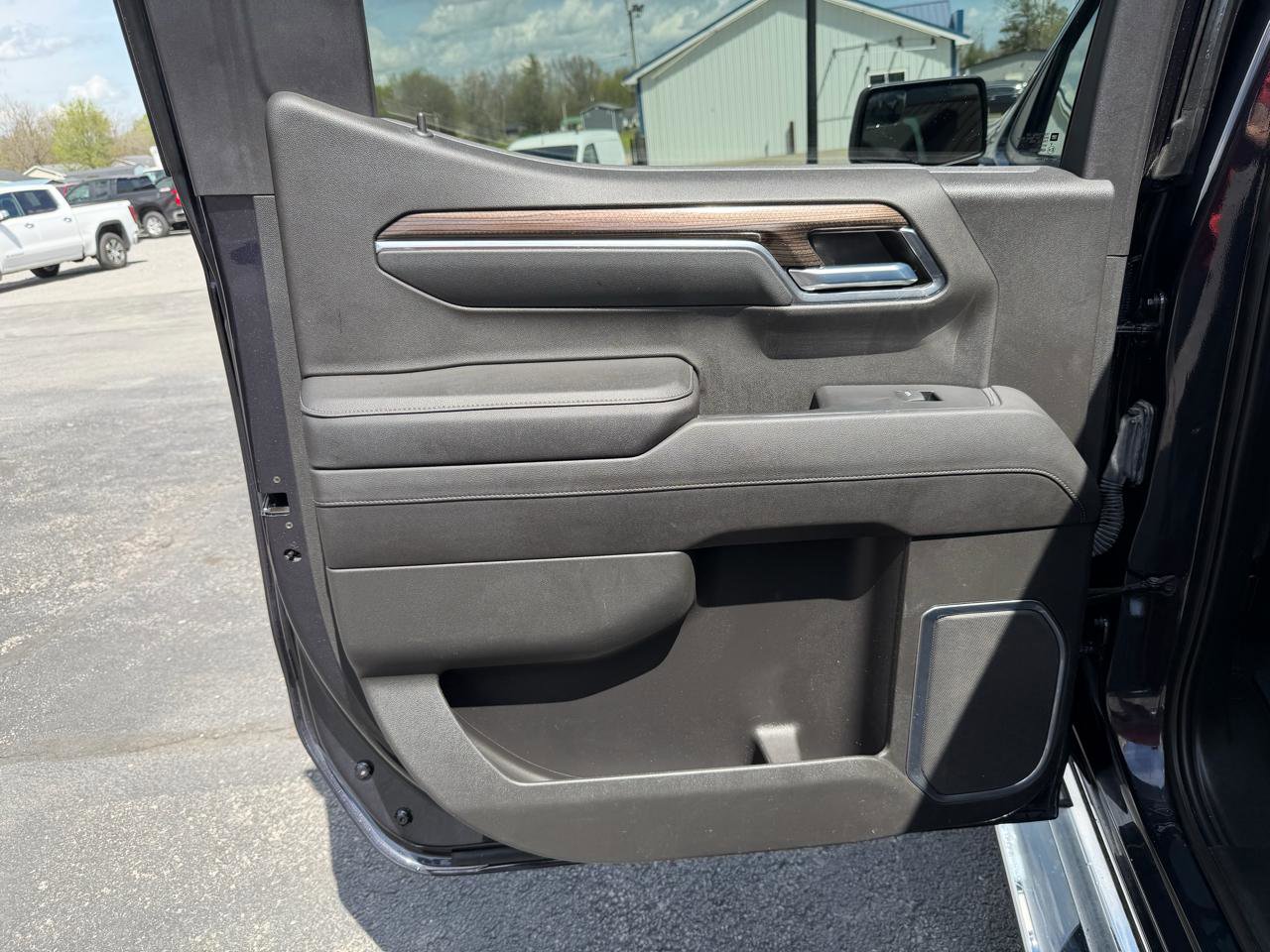 Used 2022 Chevrolet Silverado 1500 LT AWD/4WD image 16