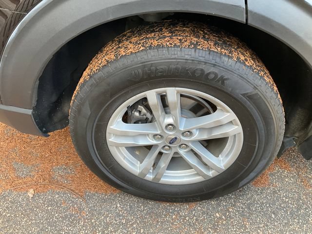 Used 2023 Ford Explorer XLT w/ Equipment Group 202A AWD/4WD image 12