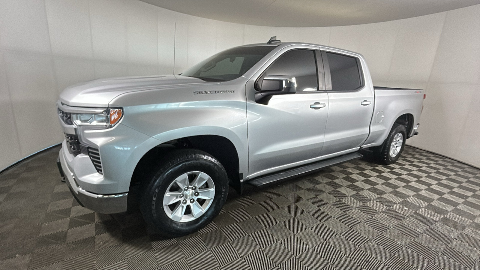 Used 2022 Chevrolet Silverado 1500 LT w/ Work Truck Package AWD/4WD image 7