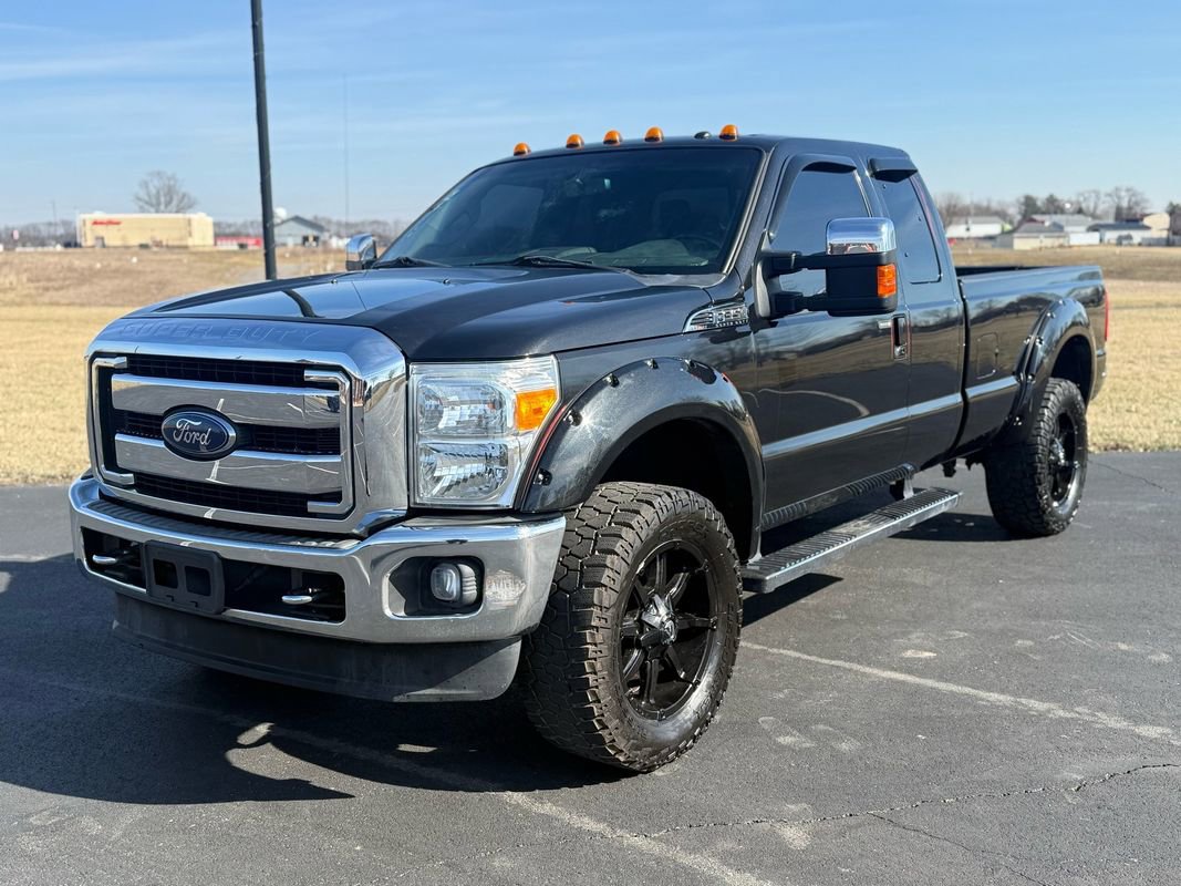 Used 2015 Ford F350 Lariat image 2