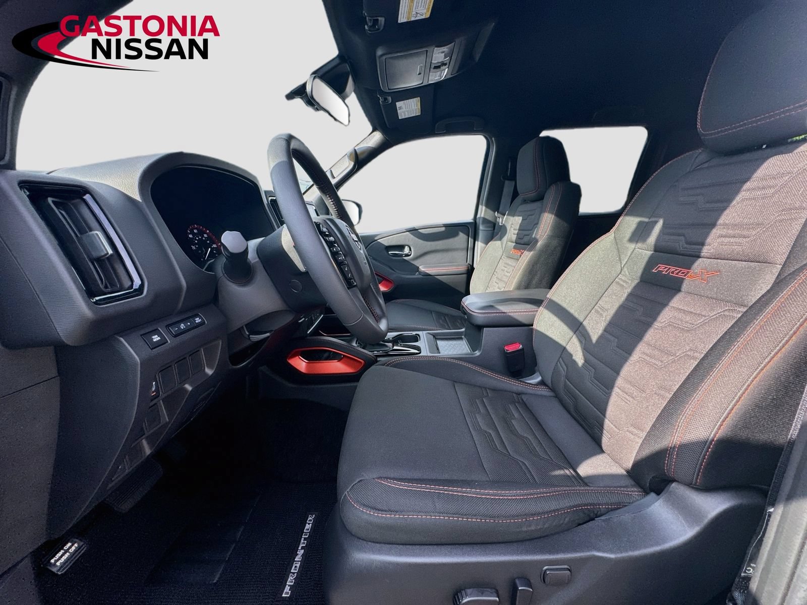 Used 2025 Nissan Frontier Pro-X RWD image 26