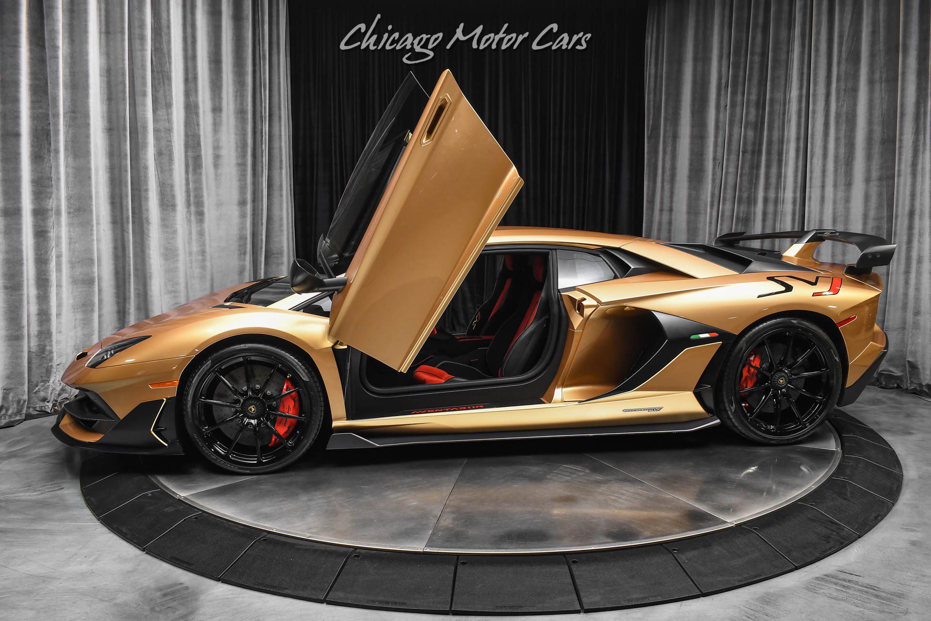 Used 2019 Lamborghini Aventador SVJ AWD/4WD image 1