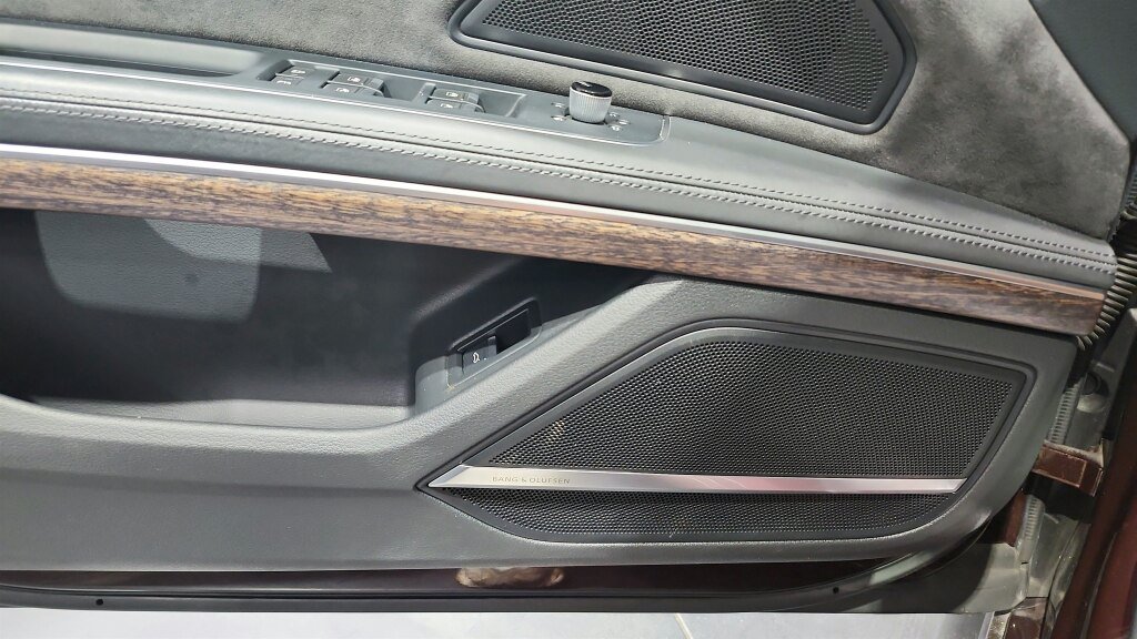 Used 2021 Audi A8 L 4.0T w/ Executive Plus Package AWD/4WD image 32