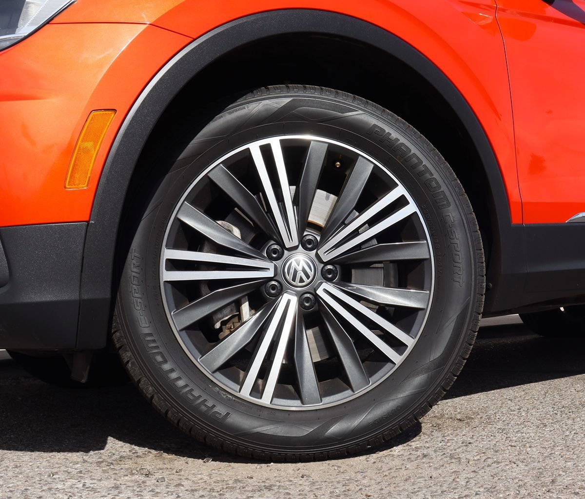 Used 2019 Volkswagen Tiguan SEL AWD/4WD image 5