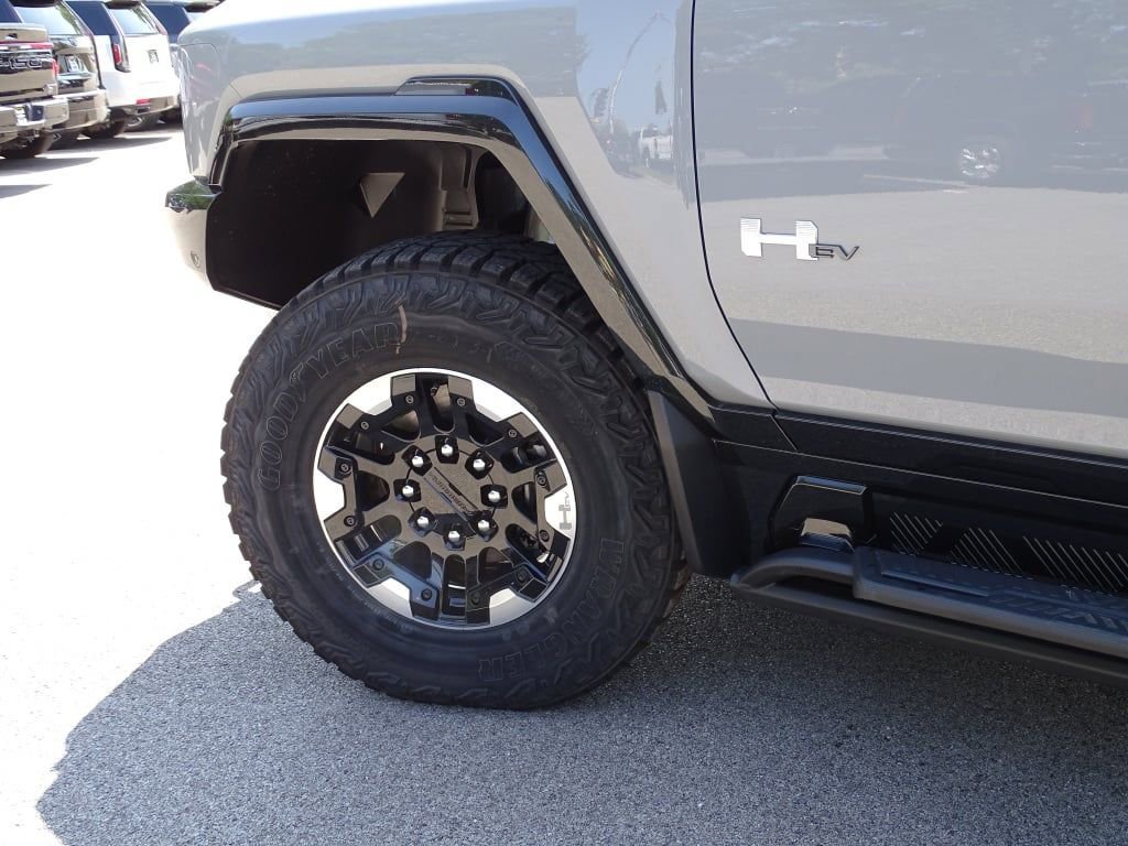 New 2025 GMC Hummer EV 3X w/ Extreme Off-Road Package image 17