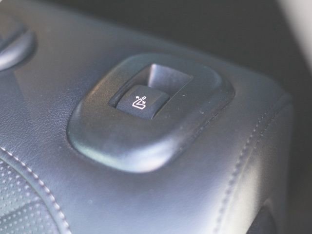 Used 2024 BMW X7 xDrive40i w/ M Sport Package image 16