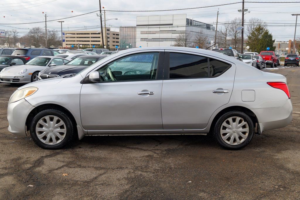 Used 2012 Nissan Versa SV w/ Convenience Pkg FWD image 4