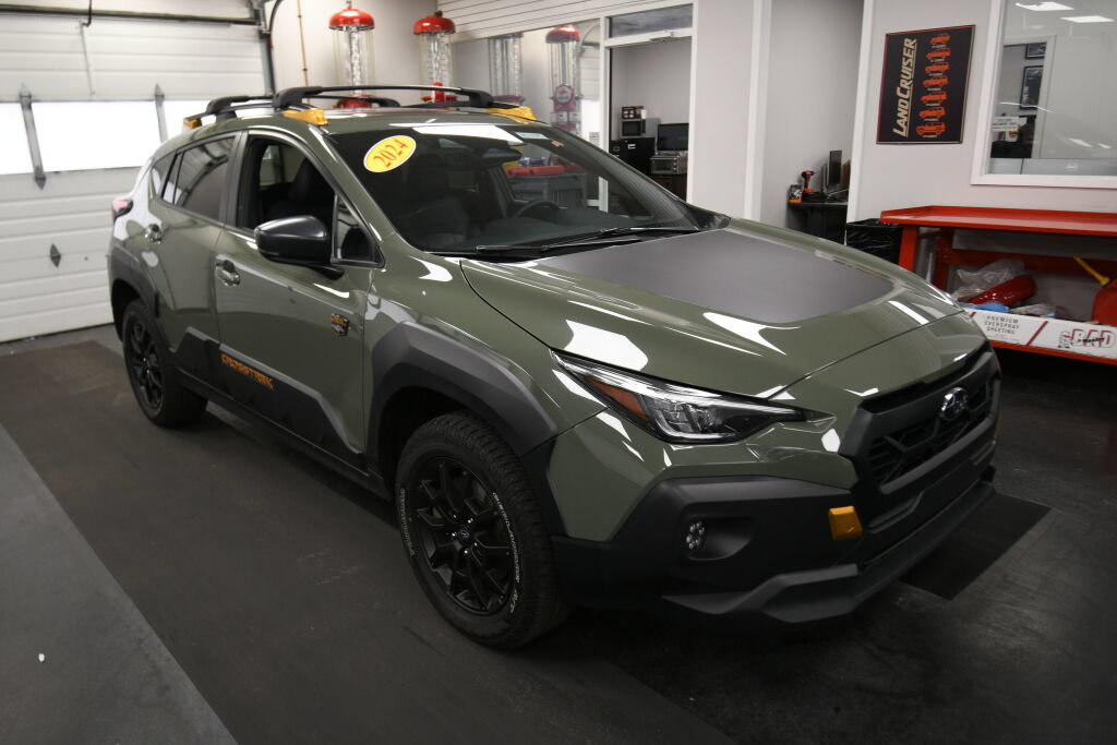 Used 2024 Subaru Crosstrek 2.5i Wilderness AWD/4WD image 2