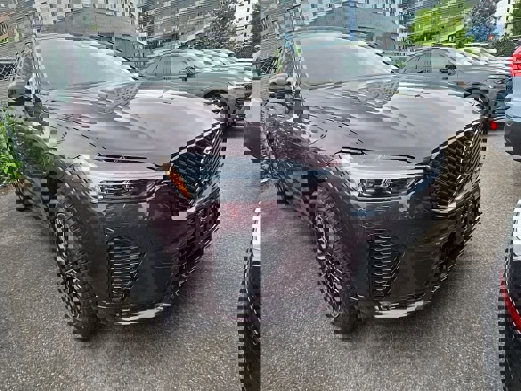 New 2026 Volvo XC60 B5 Core w/ Climate Package image 10