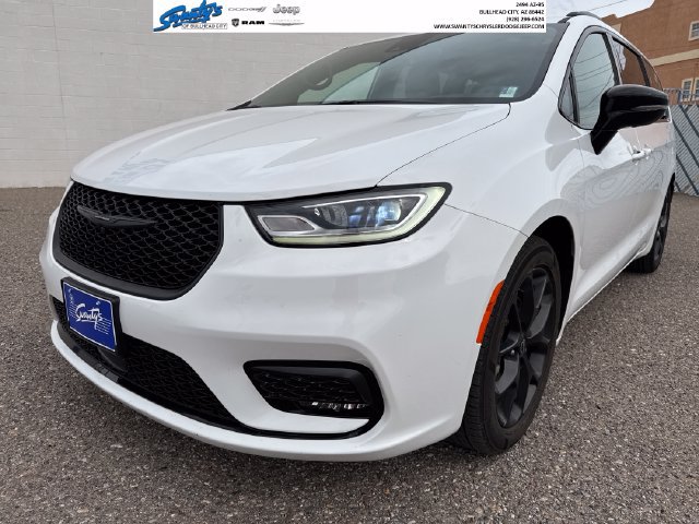 Used 2025 Chrysler Pacifica Limited