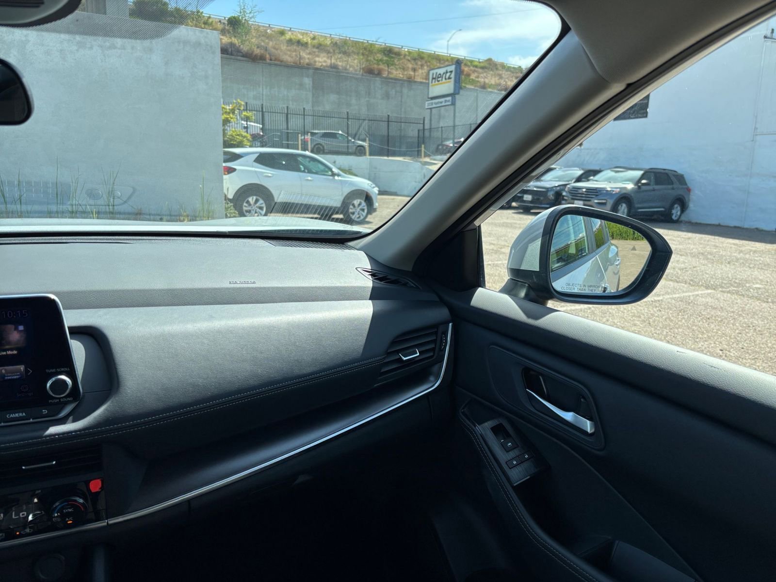 Used 2025 Nissan Rogue SV FWD image 37