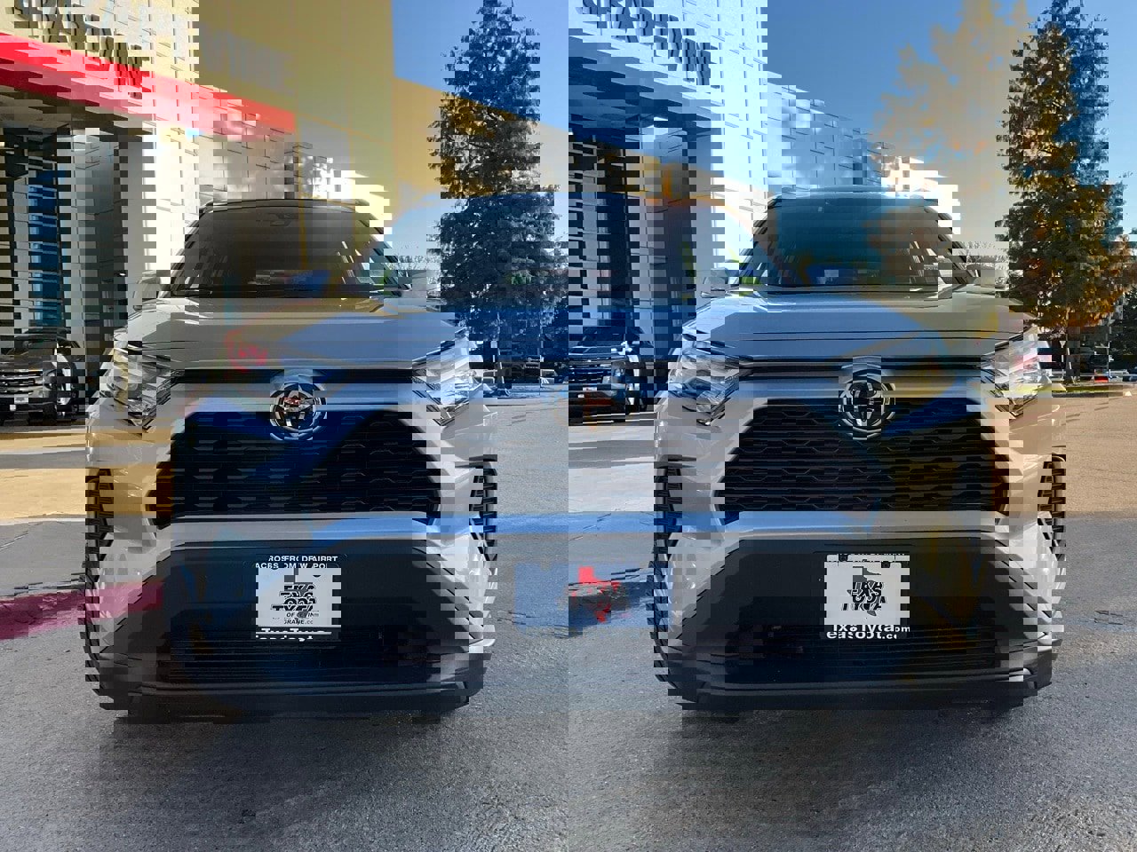 Used 2025 Toyota RAV4 XLE image 4