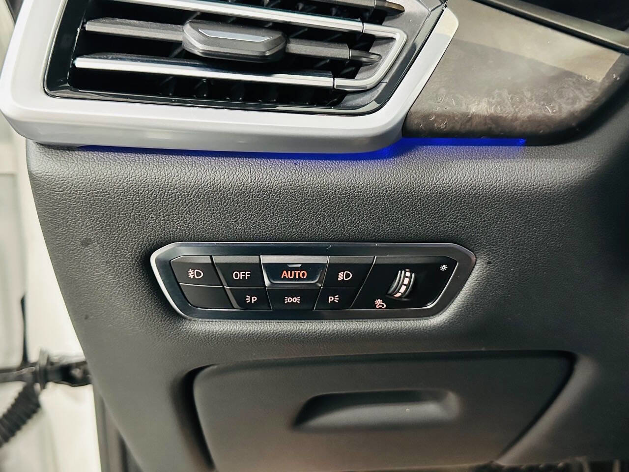 Used 2021 BMW X5 xDrive45e w/ Executive Package image 14