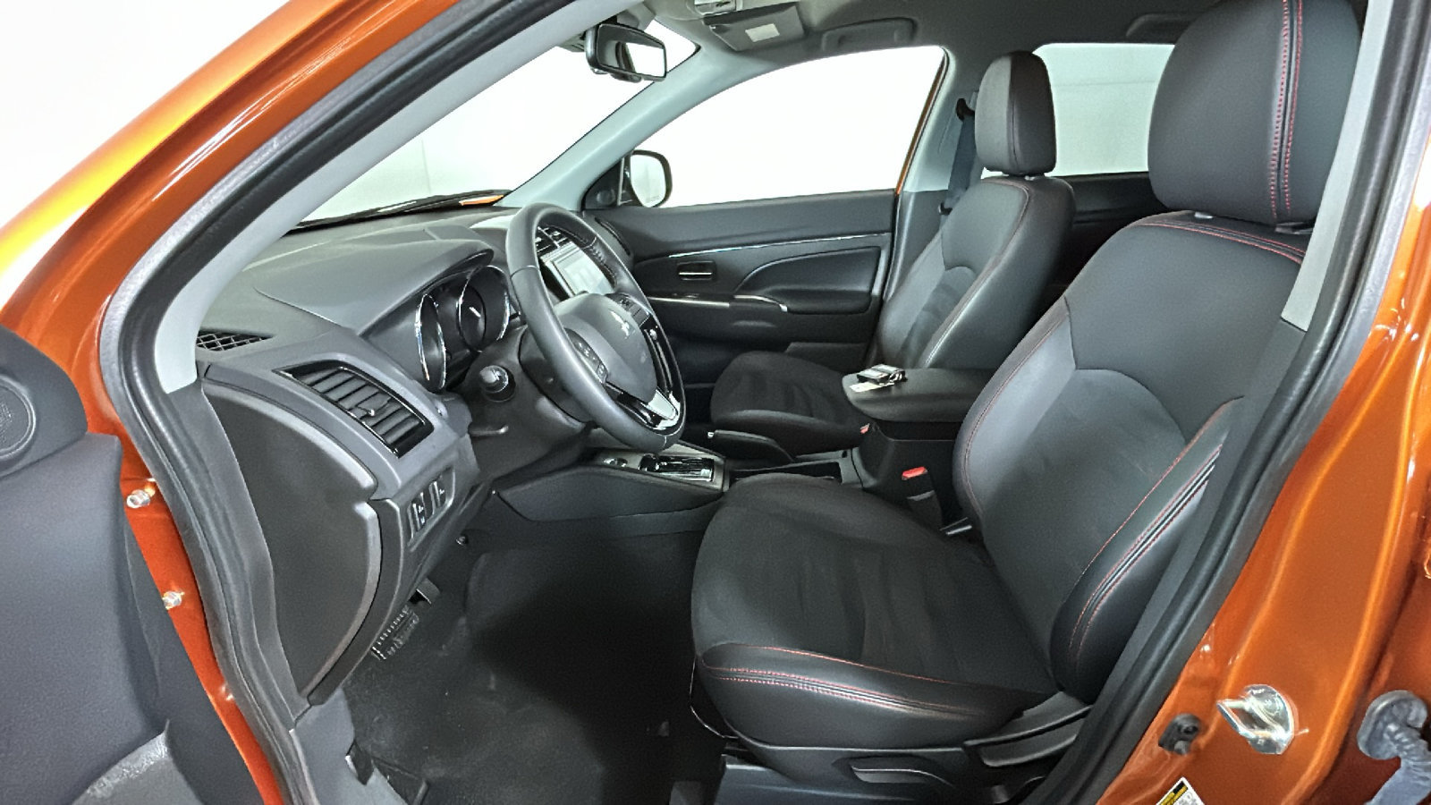Used 2025 Mitsubishi Outlander Sport SE AWD/4WD image 12